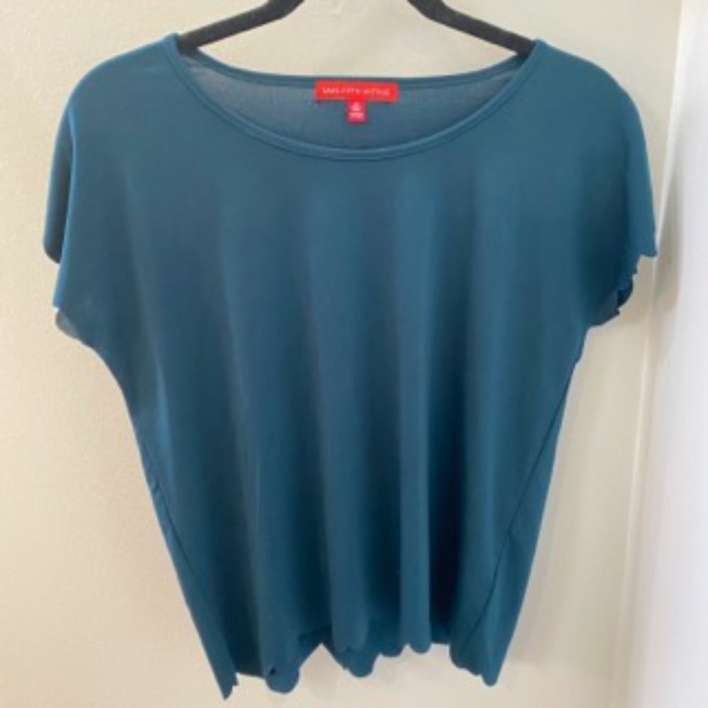 Scalloped edge t-shirt